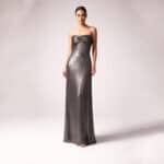 Maxi Φόρεμα σε Ασημί Πλισέ με Πλαϊνό Άνοιγμα εφαρμοστό και φαρδιά γραμμή - Image 2